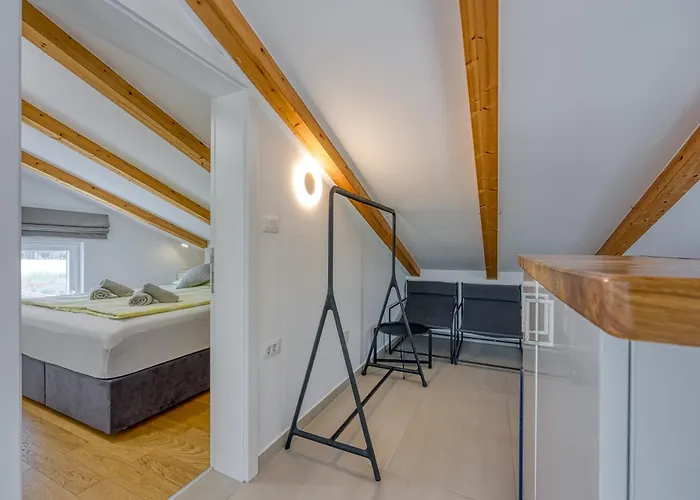 Vakantiehuis Sea View With Pool Tanja - Happy *