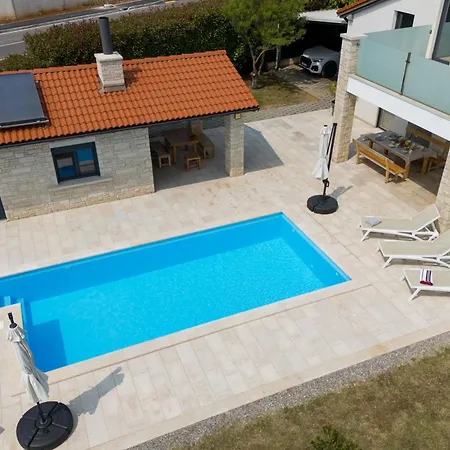 Semesterbostad Sea View With Pool Tanja - Happy