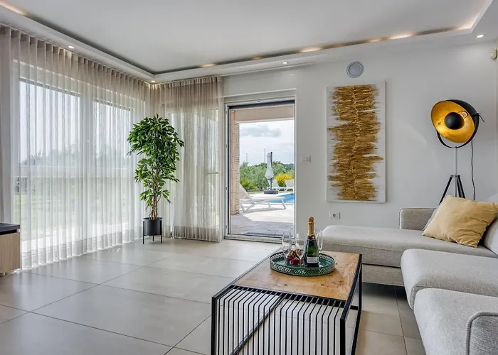 Дом отдыха Sea View With Pool Tanja - Happy *