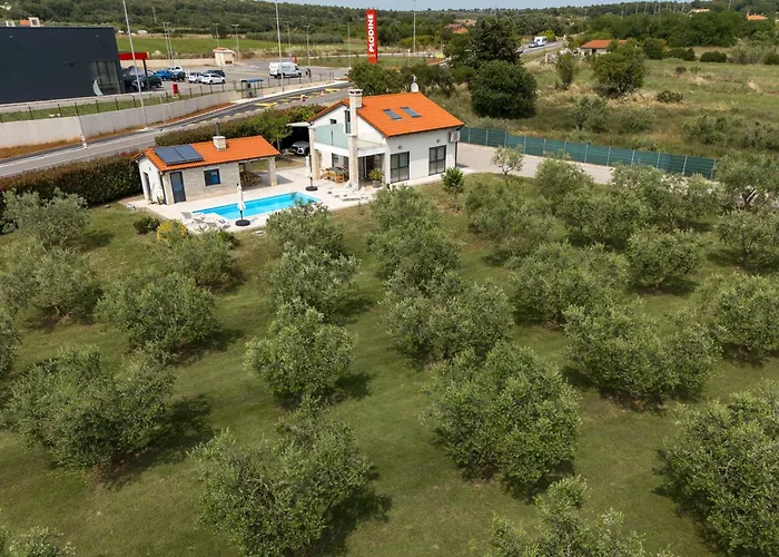 Сasa de vacaciones Sea View With Pool Tanja - Happy